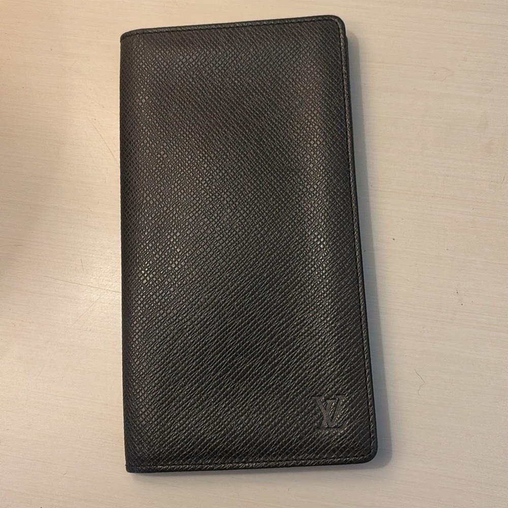LOUIS VUITTON TAIGA BRAZZA WALLET BLACK